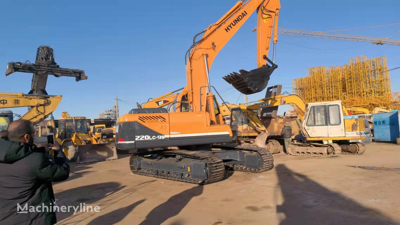 Hyundai R220LC-9S rupsgraafmachine